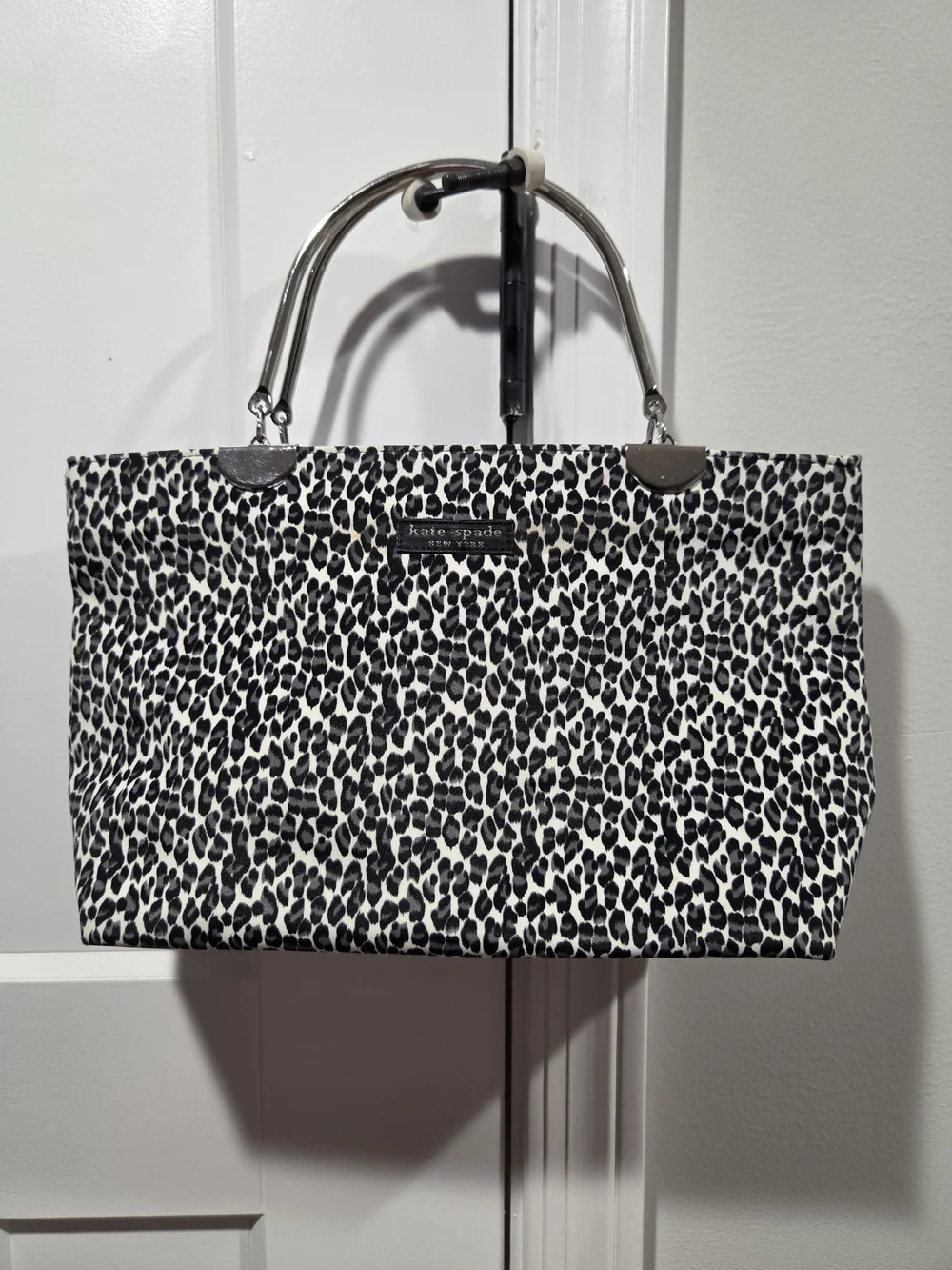 AMazing Kate Spade Black & White Leopard-Print Handbag With Metal Handles Y2K